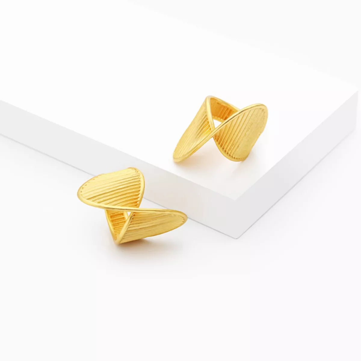 f4b851cd-fa1a-4b02-8646-69902699944e-Max-Origin